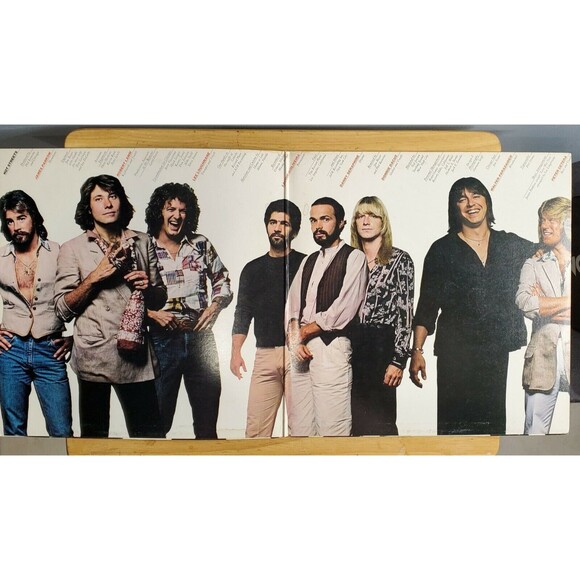 Lot of 2 Chicago Records Vinyl LPs Chicago 16 and Hot Streets - Picture 9 of 12